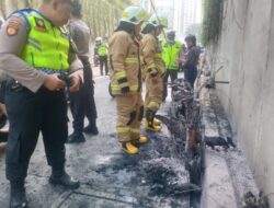 Motor Hangus Terbakar di Underpass Kebayoran, Korban Luka Bakar di Tangan