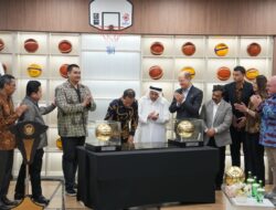 Menpora Dito Dampingi Presiden Jokowi Resmikan Kantor FIBA di Jakarta